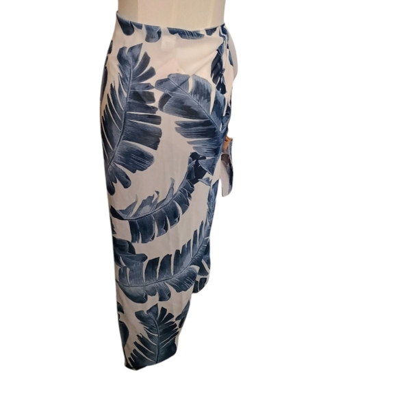 NWT J. Valdi Blue Palm Leaf Print Sarong Midi Length One Size - Picture 4 of 4